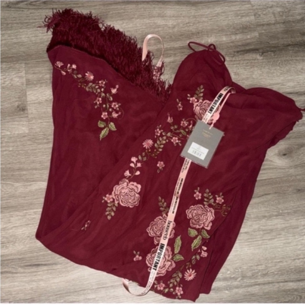 ❤️‍🔥Firm Price❤️‍🔥House of CB ELOISA Wine Embroidered Midi Dress - Picture 9 of 15